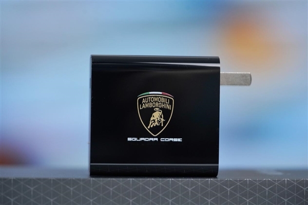 蘭博尼基聯名！Redmi K70至尊冠軍版來了