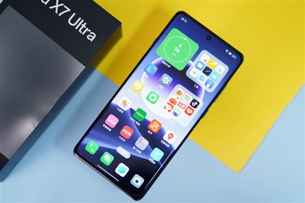 首款驍龍8 Gen3雙潛望手機！OPPO Find X7 Ultra圖賞