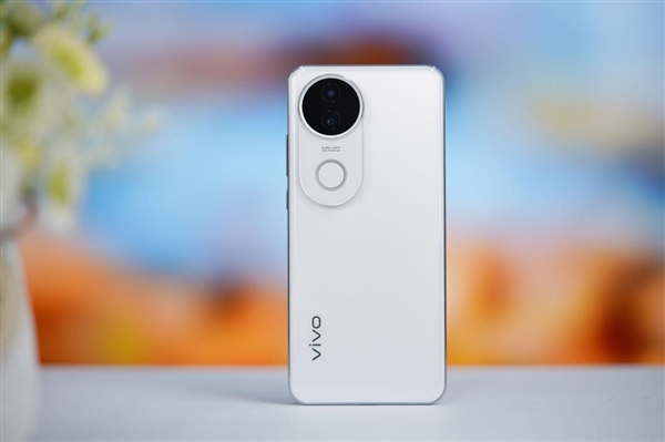 185g機(jī)身塞下6500mAh大電池!vivo S20圖賞(圖8) 185g機(jī)身塞下6500mAh大電池!vivo S20圖賞