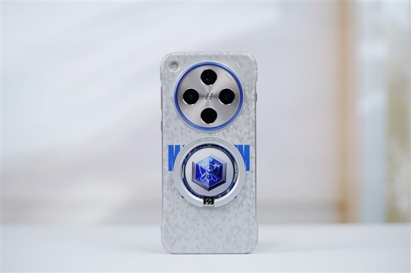 限量5000份!OPPO Find X8系列英雄聯(lián)盟全球總決賽紀(jì)念禮盒圖賞(圖6) 限量5000份!OPPO Find X8系列英雄聯(lián)盟全球總決賽紀(jì)念禮盒圖賞